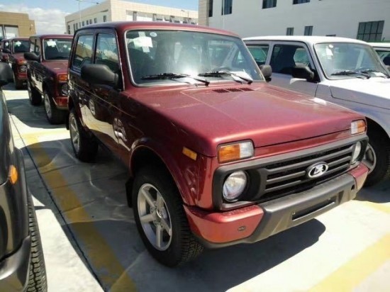 太阳成tyc7111cc官网:梅花社区:张贴三改一拆无违建宣传标语(图1) 太阳成tyc7111cc