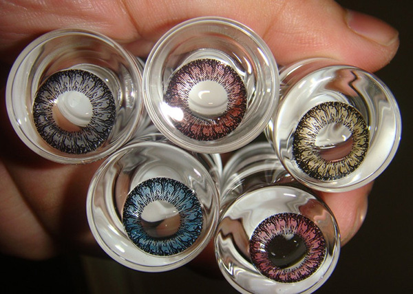 府东社区:严寒中坚守,助力健康码使用|太阳成tyc7111cc(图1) tyc7111cc太阳成集团